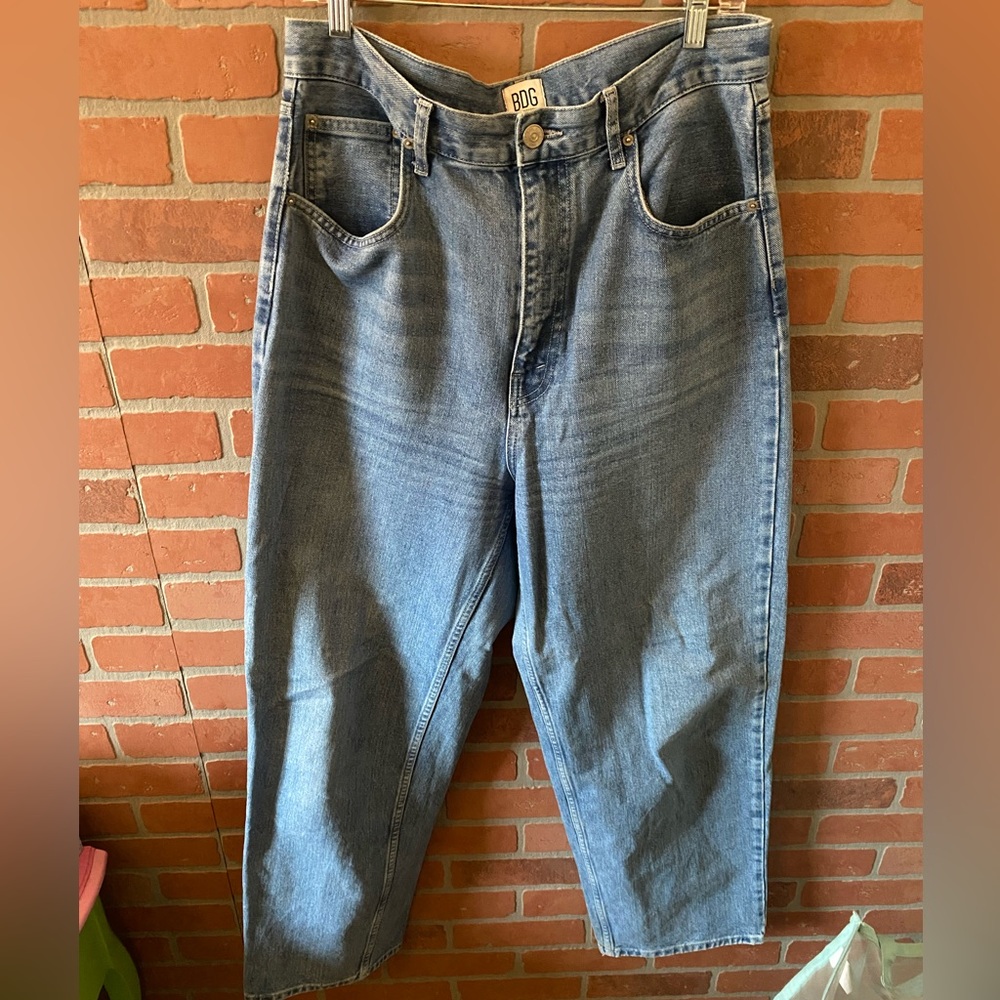 BDG by Urban Outfitters High Rise Baggy Jeans Light Wash Size 32/14